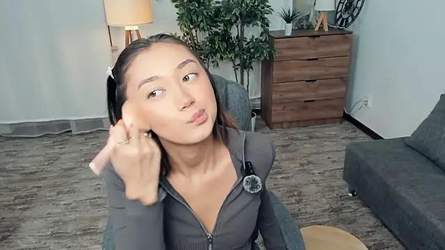 Snapshot of RyanGrandt chatting on 11.17.25 RyanGrandt online show from 11.17.25