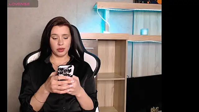 Snapshot of Diana-mey chatting on 12.03.25 Diana-mey online show from 12.03.25