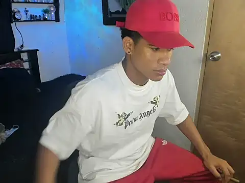 Snapshot of JUANBIGCOCK21CM chatting on 12.04.25 JUANBIGCOCK21CM online show from 12.04.25