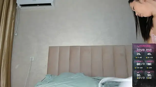 Snapshot of kimsoyeonn chatting on 11.18.25 kimsoyeonn online show from 11.18.25