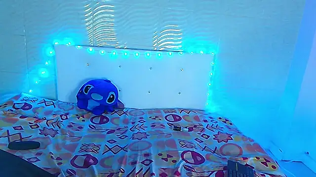 CurlyAliccia  online show from 11.14.25