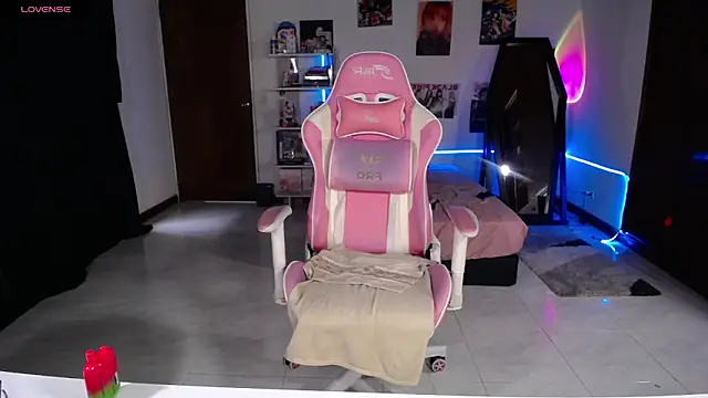 Snapshot of ratts- chatting on 11.14.25 ratts- online show from 11.14.25