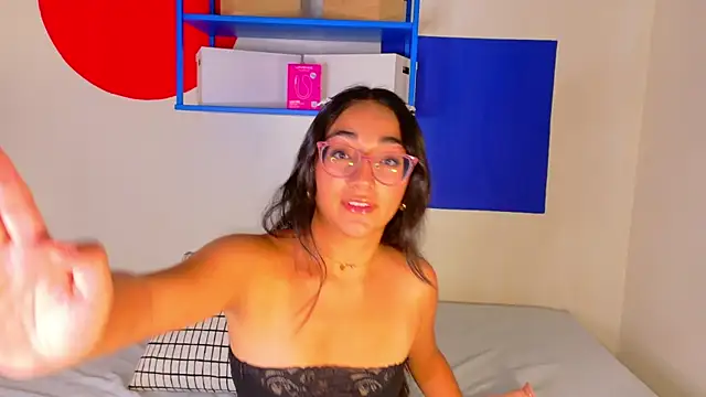 NicoletCherry   online show from 12.19.25