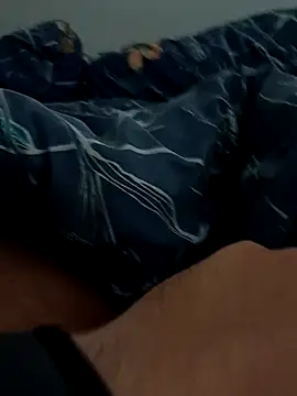 Snapshot of Gbonnequeue chatting on 11.18.25 Gbonnequeue online show from 11.18.25