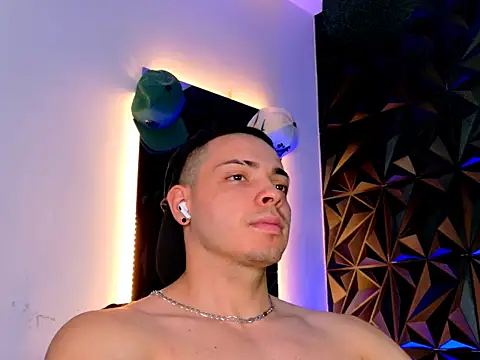 Maxwell Dupont online show from 11.13.25