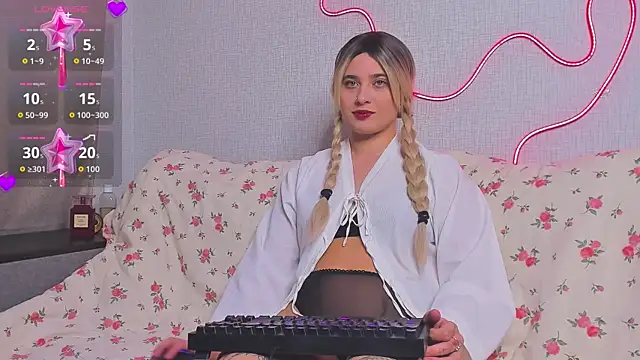 Snapshot of Cherry_B1isss chatting on 11.09.25 Cherry B1isss online show from 11.09.25