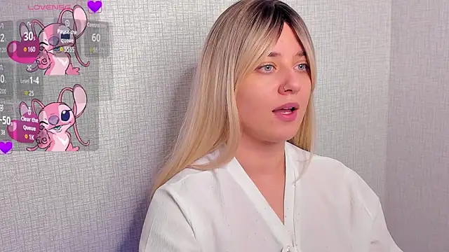 Snapshot of Cherry_B1isss chatting on 11.18.25 Cherry B1isss online show from 11.18.25