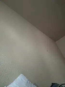 CrookedBeaut online show from 03.03.26