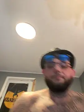 Snapshot of trickydickydaddy chatting on 11.21.25 trickydickydaddy online show from 11.21.25