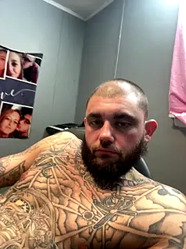 Snapshot of trickydickydaddy chatting on 11.29.25 trickydickydaddy online show from 11.29.25