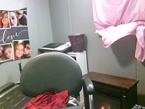 Snapshot of trickydickydaddy chatting on 11.30.25 trickydickydaddy online show from 11.30.25