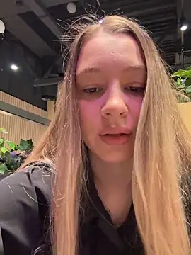 SashaCatt online show from 11.21.25