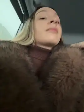 SashaCatt online show from 12.23.25