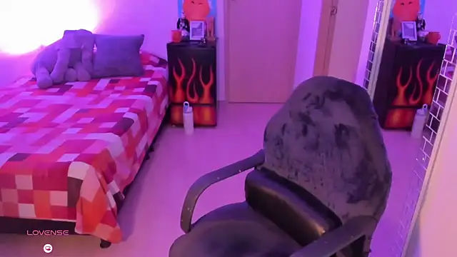 Snapshot of rotwallace chatting on 02.05.26 rotwallace online show from 02.05.26