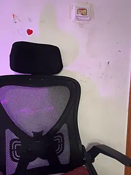 Snapshot of xoxo7799 chatting on 11.17.25 xoxo7799 online show from 11.17.25