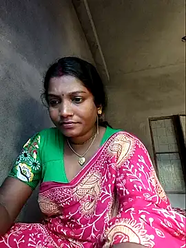 Snapshot of vipmonalisha chatting on 11.19.25 vipmonalisha online show from 11.19.25