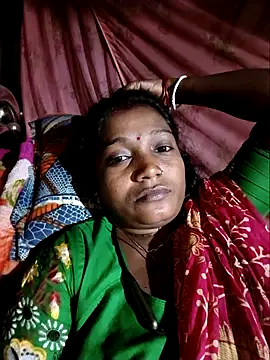 Snapshot of vipmonalisha chatting on 11.25.25 vipmonalisha online show from 11.25.25