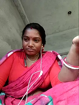 Snapshot of vipmonalisha chatting on 11.27.25 vipmonalisha online show from 11.27.25