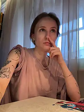 Snapshot of oceaneyes_lilu chatting on 11.30.25 oceaneyes lilu online show from 11.30.25