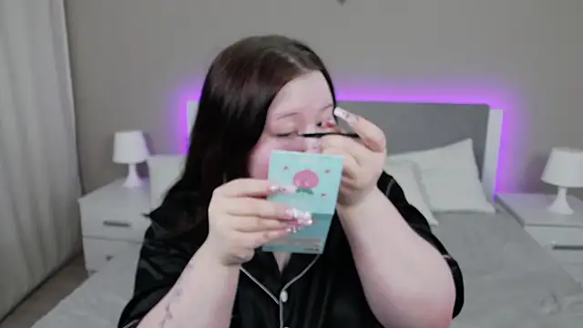 Snapshot of EvaNova_ chatting on 12.03.25 EvaNova online show from 12.03.25