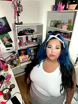 Snapshot of BiigMAMA_2025 chatting on 11.11.25 BiigMAMA 2025 online show from 11.11.25