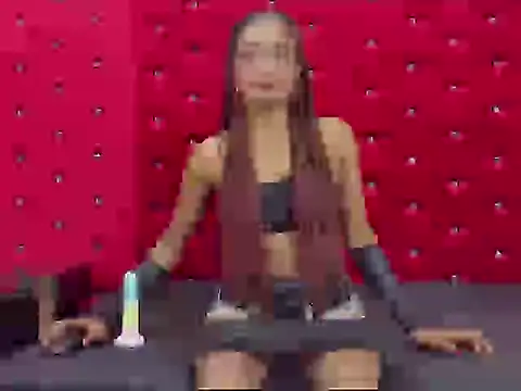 YurisaArisa online show from 11.19.25