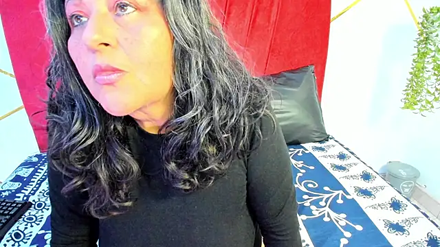 Victoriaa Anderson online show from 12.17.25