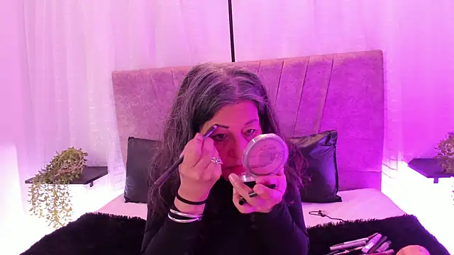 Victoriaa Anderson online show from 04.18.26