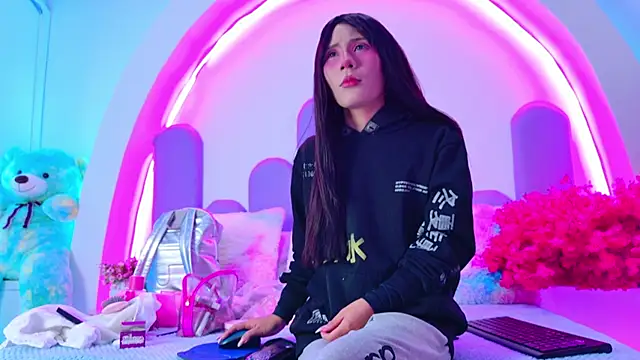 Snapshot of BunnySexyy18 chatting on 03.13.26 BunnySexyy18 online show from 03.13.26