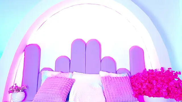 Snapshot of BunnySexyy18 chatting on 04.06.26 BunnySexyy18 online show from 04.06.26