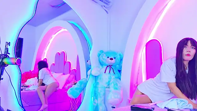 Snapshot of BunnySexyy18 chatting on 04.13.26 BunnySexyy18 online show from 04.13.26