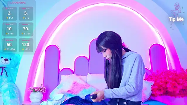 Snapshot of BunnySexyy18 chatting on 04.14.26 BunnySexyy18 online show from 04.14.26