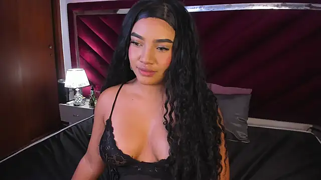 Mia Beella online show from 11.20.25