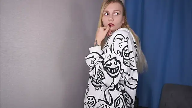 UnDesiga online show from 11.22.25