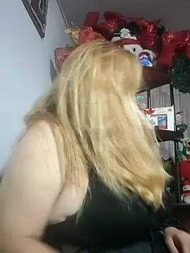 karlaanqui1 online show from 12.13.25