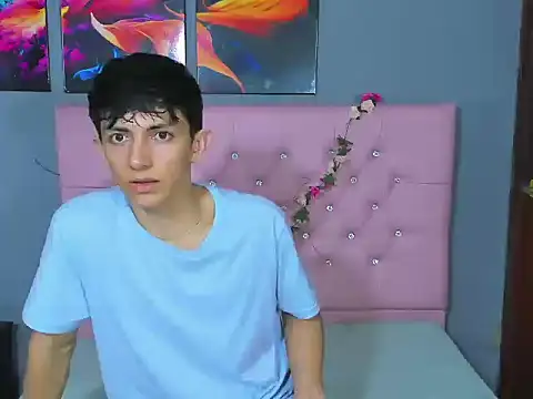 Snapshot of ElanGiraldo chatting on 12.03.25 ElanGiraldo online show from 12.03.25