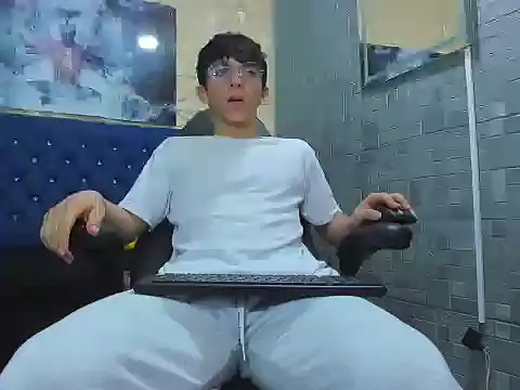 ElanGiraldo online show from 03.27.26