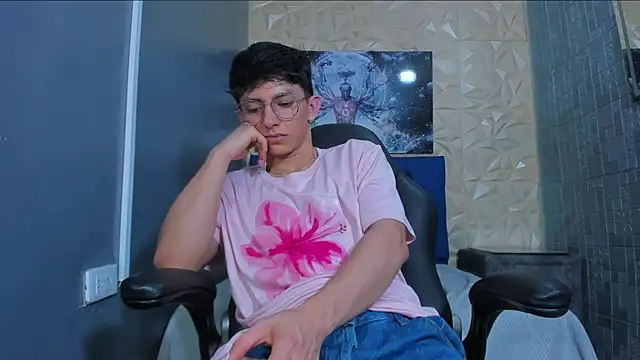 ElanGiraldo online show from 06.07.26