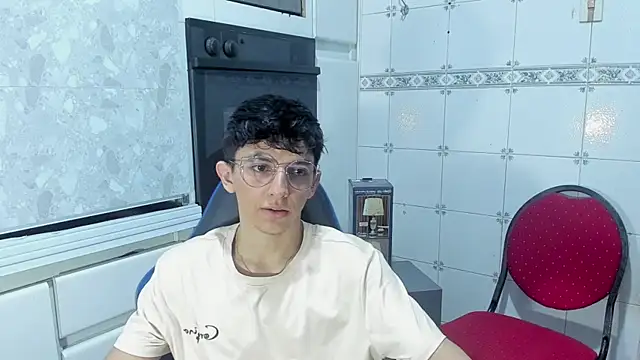 ElanGiraldo online show from 06.13.26