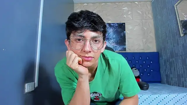 ElanGiraldo online show from 07.04.26