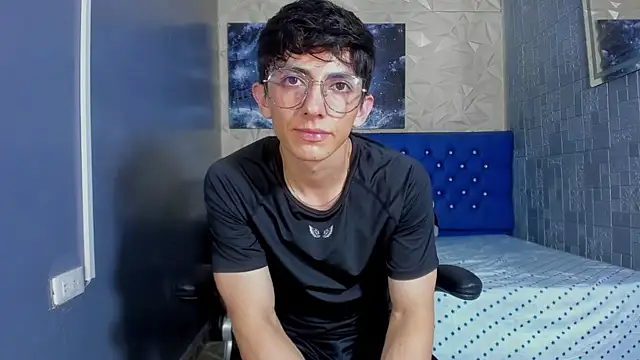 ElanGiraldo online show from 07.07.26