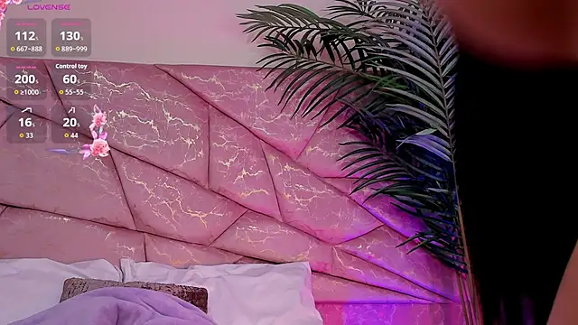  Naomi Fox  online show from 12.23.25