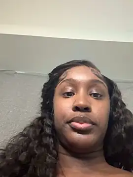 Snapshot of ToyaThick chatting on 11.14.25 ToyaThick online show from 11.14.25