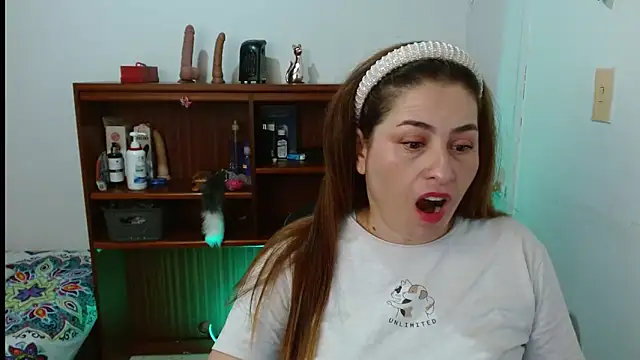 dayan hanks online show from 04.22.26