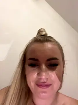 Snapshot of RuxyCatrina chatting on 11.13.25 RuxyCatrina online show from 11.13.25