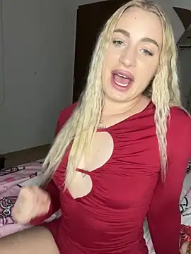 Snapshot of RuxyCatrina chatting on 11.30.25 RuxyCatrina online show from 11.30.25