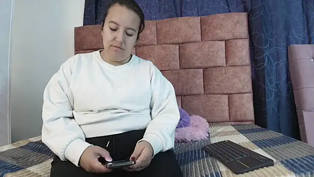 Sofi-Brown online show from 11.26.25