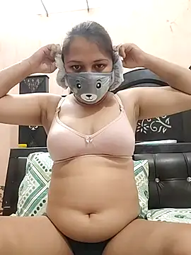 Kamna Hotty online show from 11.28.25