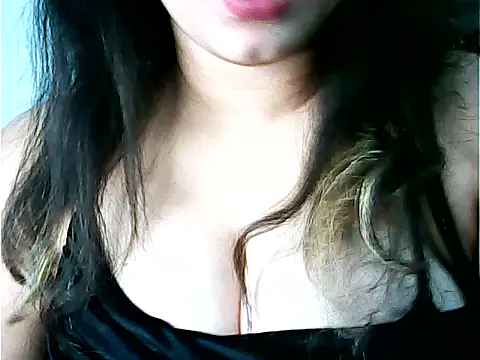 Snapshot of shreya_saxena_01 chatting on 11.27.25 shreya saxena 01 online show from 11.27.25