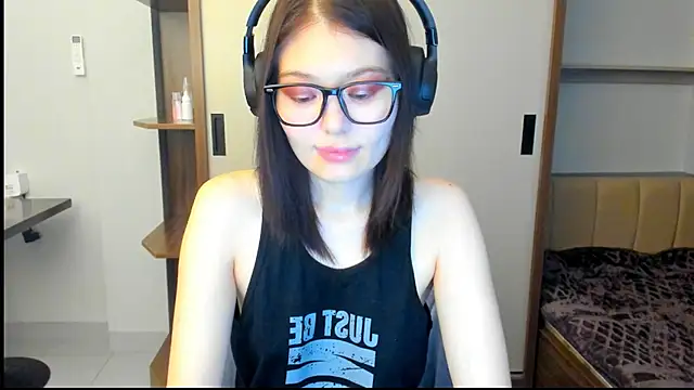 HopeLovely online show from 02.23.26